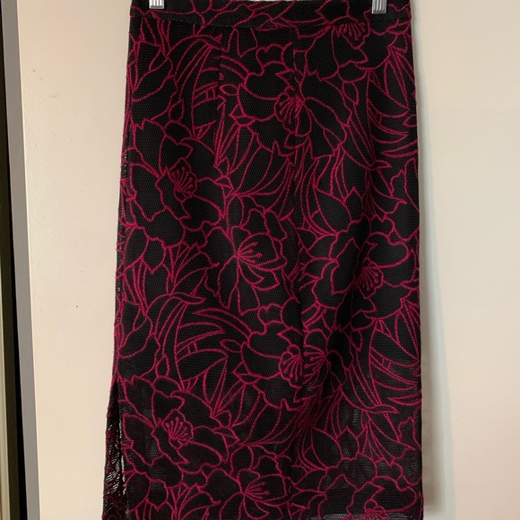 2 piece crop top and high waisted skirt. Worn once excellent condition - Picture 2 of 8